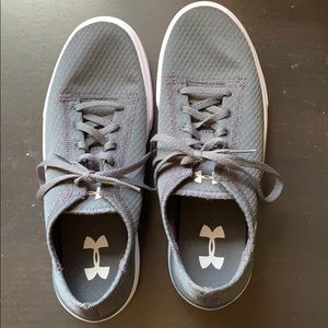 New never worn Under Armor sneakers